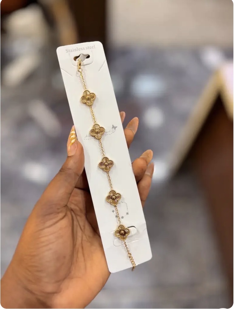 Buy Gold clover bracelet in Bonny Island
